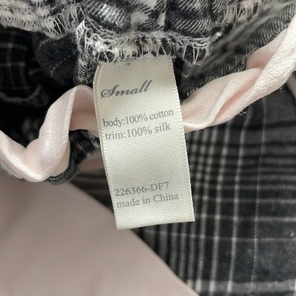 Victorias Secret flannel silk pajamas size S - Picture 3 of 3